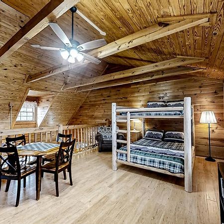 Mountain Lion'S Tales Villa Gatlinburg Exterior photo