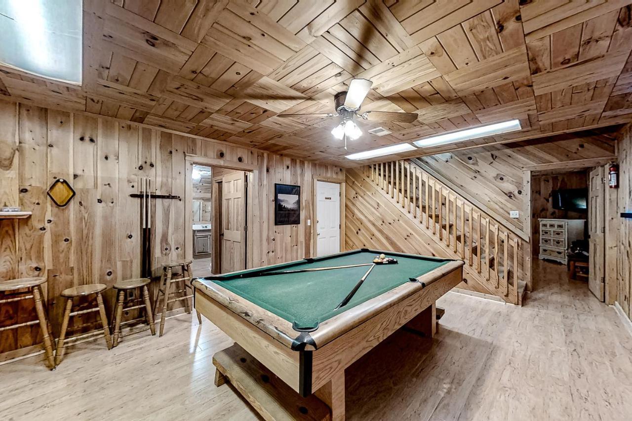 Mountain Lion'S Tales Villa Gatlinburg Exterior photo