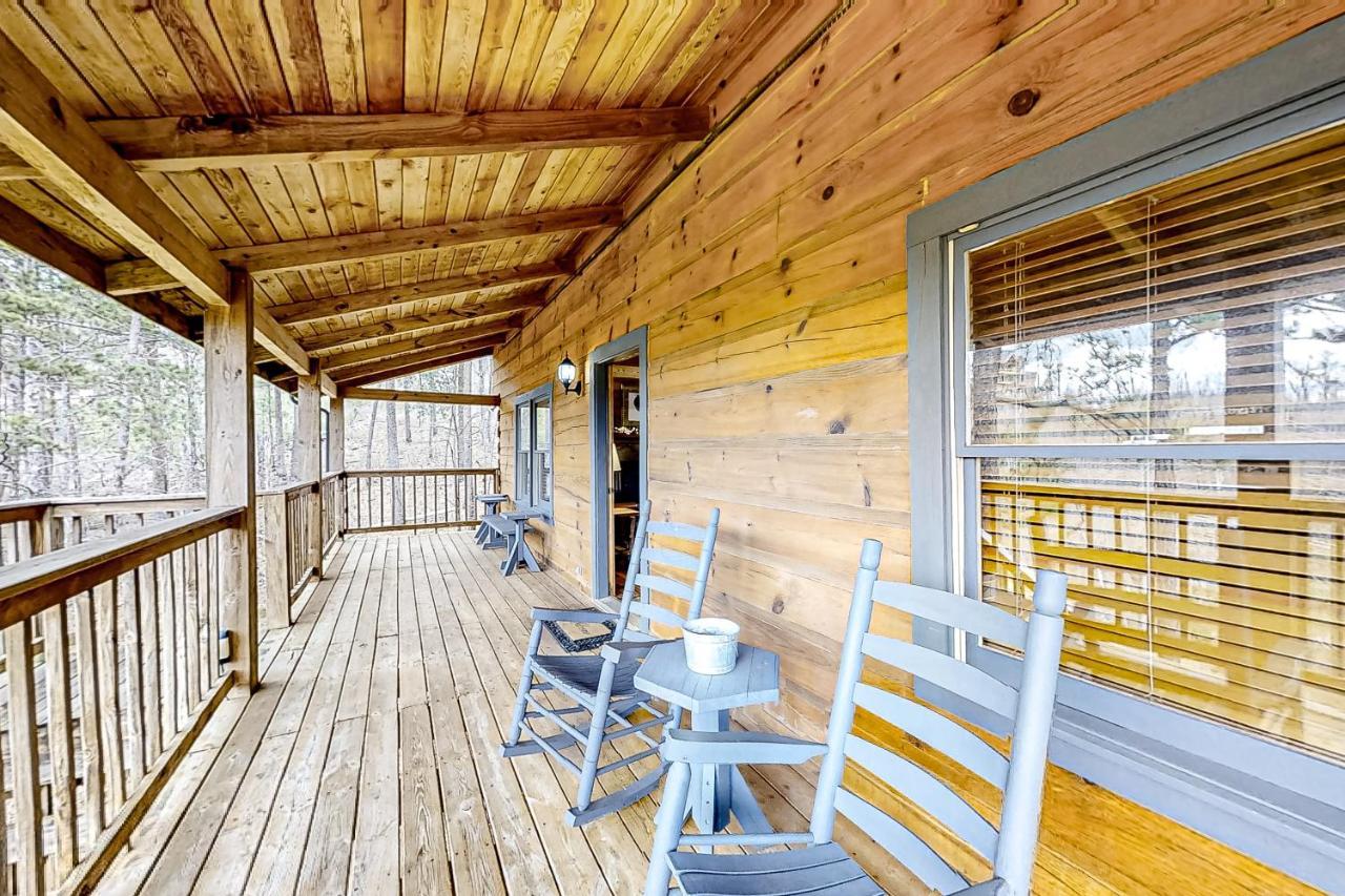 Mountain Lion'S Tales Villa Gatlinburg Exterior photo