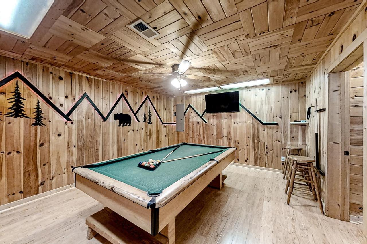 Mountain Lion'S Tales Villa Gatlinburg Exterior photo