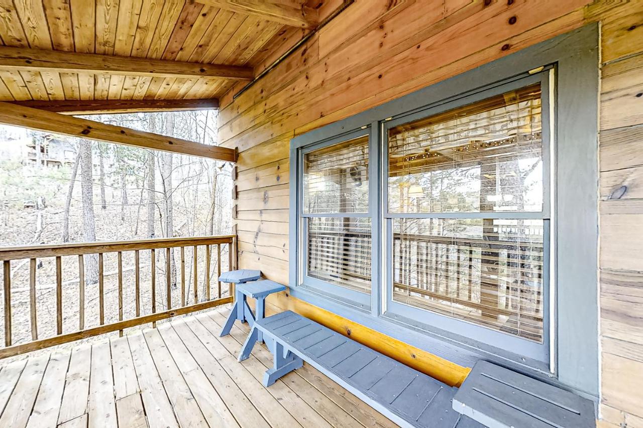 Mountain Lion'S Tales Villa Gatlinburg Exterior photo