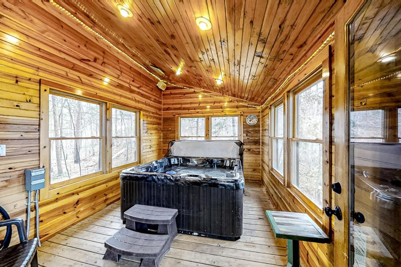 Mountain Lion'S Tales Villa Gatlinburg Exterior photo